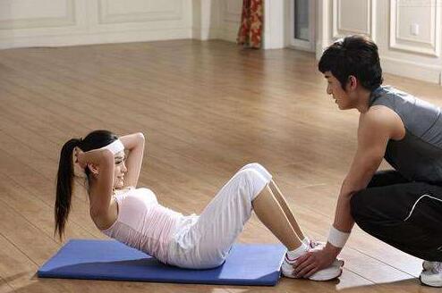 只做仰卧起坐能减掉腹部上的脂肪吗？减掉腹部上的脂肪需要做到这三点