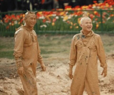 奔跑吧同样是泥潭大战 之前像泥人雕塑 新一季却像“走过场”