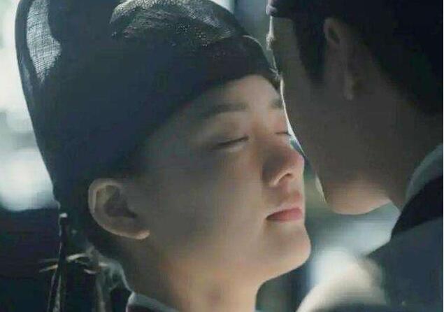  清平乐徽柔曹评忘情接吻,曹评徽柔接吻被官家撞见了吗