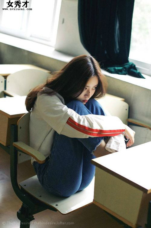 受被顶得往前爬攻跟着戳爬,我玩过的女大学生