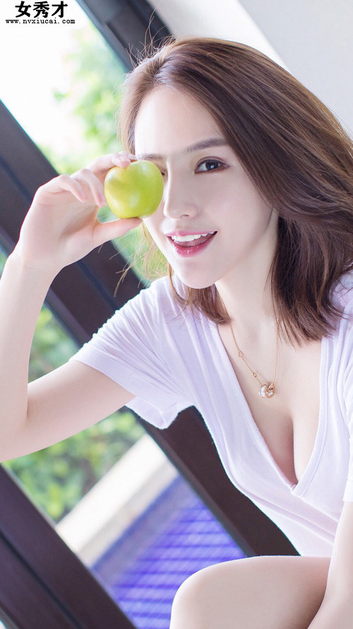 家公和于小洁,葡萄棚那一家