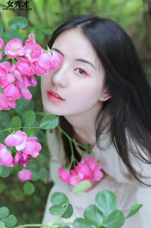 呜呜两根一起会坏的,偶像少女的摄影实况