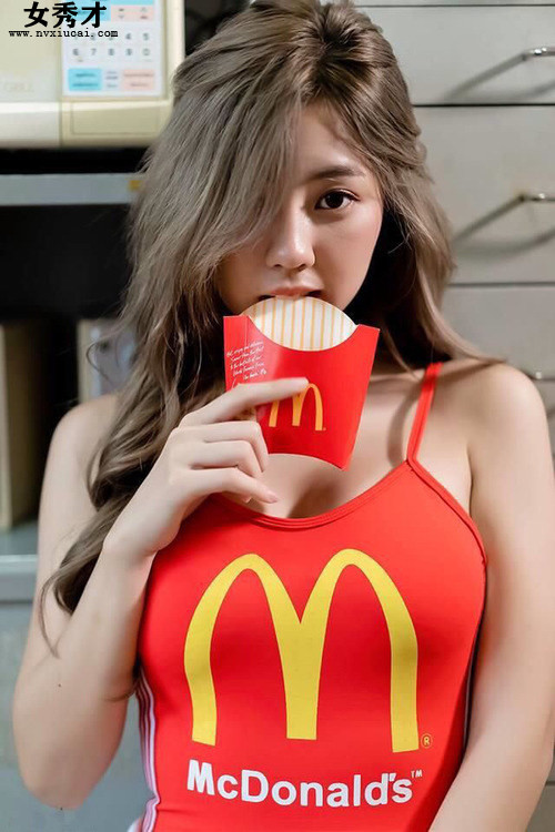 顺着岳大腿内侧上,老婆静儿的临别礼物