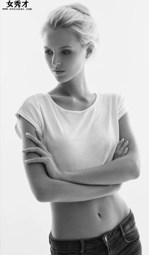 在公司两个老外轮流照顾我,父女情深