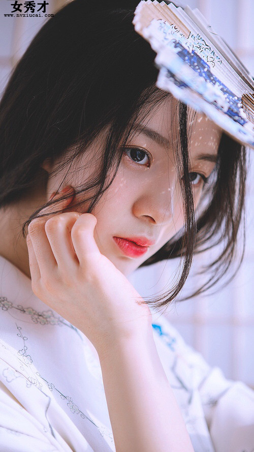 我和公gong在厨房,我和美丽的小姨子