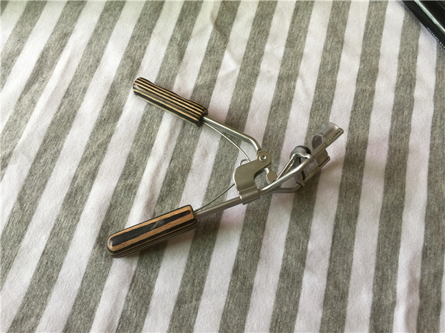 无印良品睫毛夹好用吗 让睫毛翘上天的电眼神器