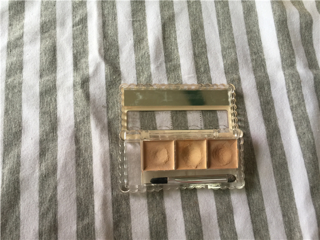 遮瑕膏用手还是刷子好 遮瑕工具的区别教你完美遮瑕小妙招