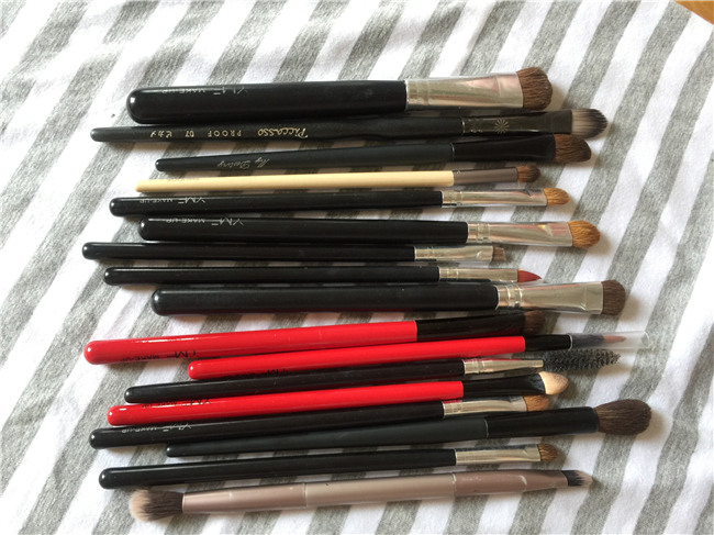 化妆刷怎么用 化妆新手必学的化妆刷使用方法和保养TIPS