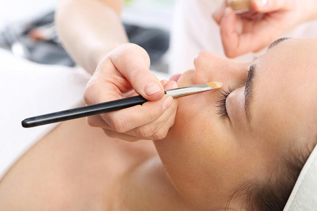 怎样让睫毛变长的方法 让睫毛变浓密的方法素颜也有神