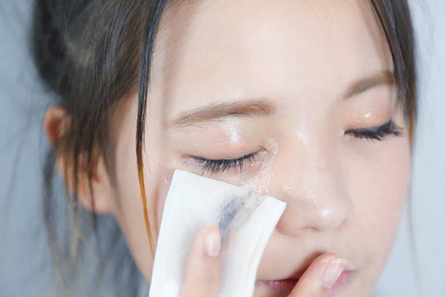 卸妆油正确使用办法 卸妆油的乳化过程详解卸妆无残留