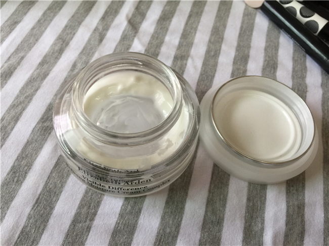 面霜和晚霜的区别 日霜晚霜的用法禁忌不能乱用