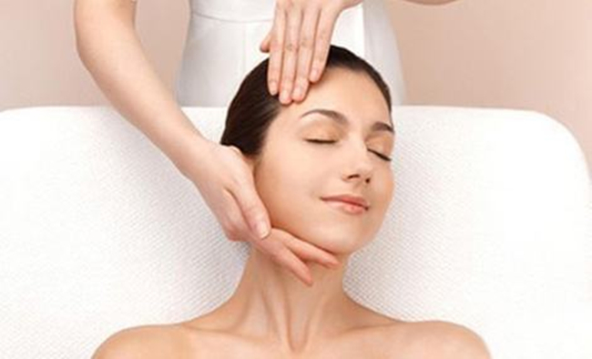 颈部护理什么牌子好 教你颈部护理的小妙招快速抹平皱纹