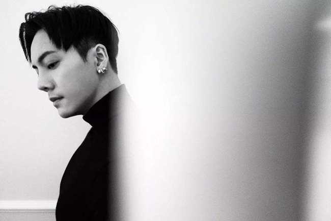 美宝莲小灯管唇膏试色 陈伟霆老公代言的口红必须人手一支