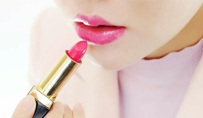口红怎么涂才不易掉色 美编教你咋涂口红不掉色化妆mm必看