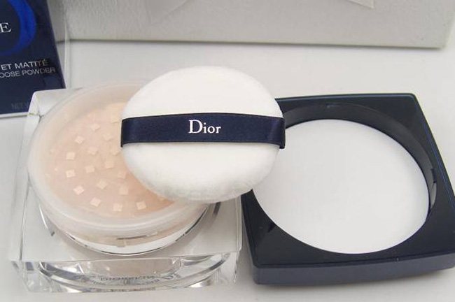 定妆粉什么时候用 正确用定妆粉妆容会更加自然perfect