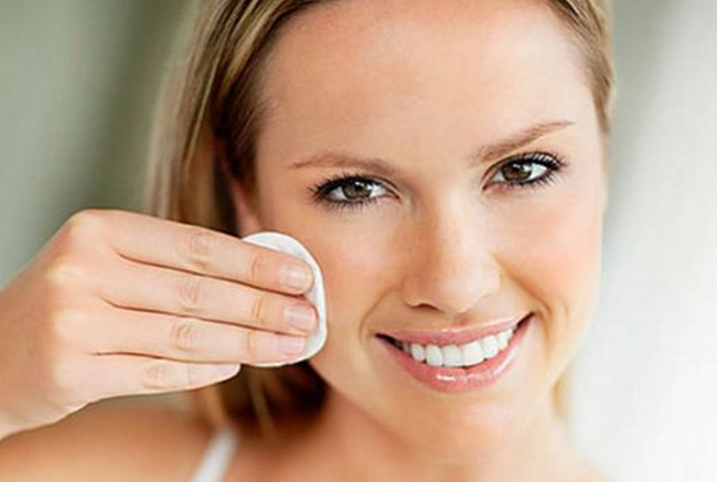 擦隔离霜要卸妆吗 卸妆不可免但也要按照这样的步骤来