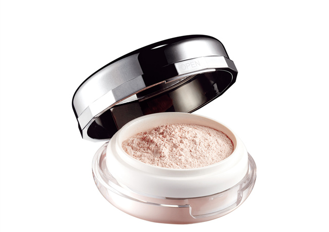 定妆粉和粉饼哪个好 根据肤质来判断跟美编来了解一下吧