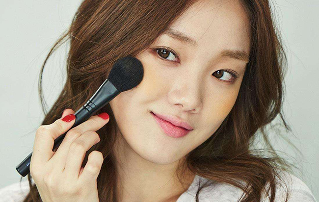 腮红一般涂在什么地方 除了颧骨其余3个地方你肯定没想到