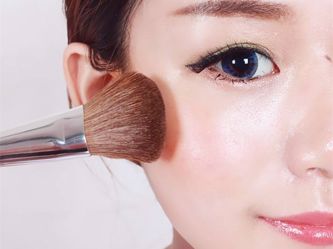 腮红一般涂在什么地方 除了颧骨其余3个地方你肯定没想到