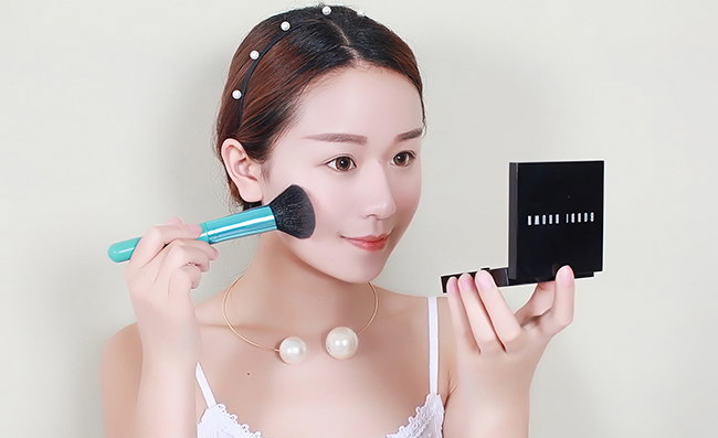 腮红一般涂在什么地方 除了颧骨其余3个地方你肯定没想到