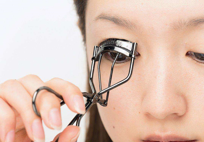 猫眼妆画法步骤 吸眼球的妖艳猫眼妆彩妆师教你怎么画