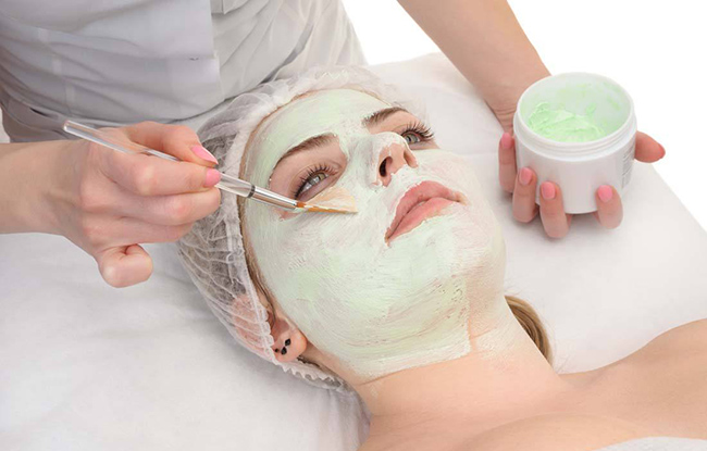 额头上长痘痘怎么消除 想自信露额头吗这些窍门能帮您哦