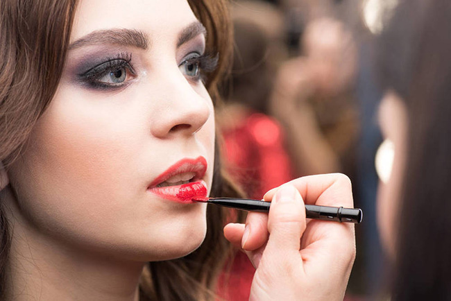 怎样涂口红不掉色 防止口红掉色窍门揭晓超级简单