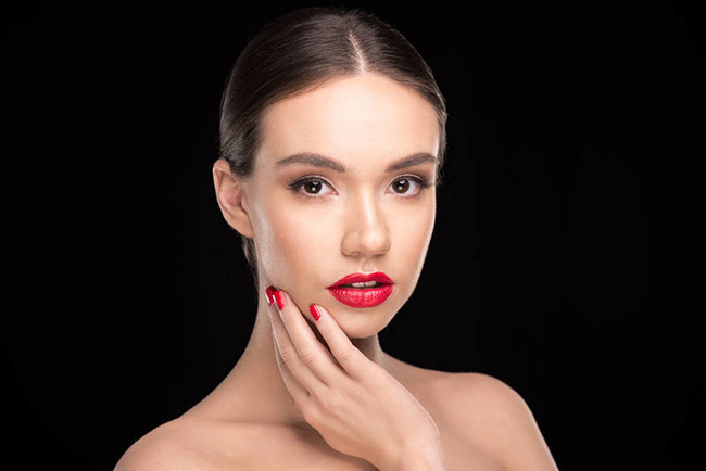 脸部浮肿的原因及消除方法 分享详细原因与快速消肿方法