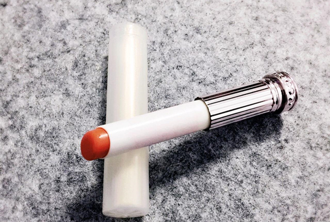 学生适合什么颜色的口红 轻松一笔即刻上色轻薄服帖