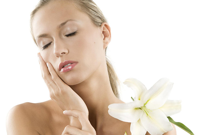 混合性皮肤在冬天怎么保养 五个步骤皮肤好得不要不要的