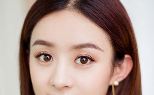 上扬渐变眉怎么画 水墨般渐变眉形气质上升大换脸