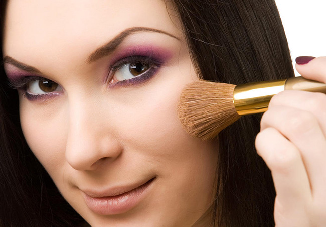 不同肤质如何上底妆 画好通透底妆男神还不手到擒来