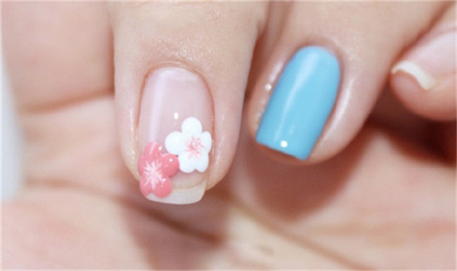 清新撞色五瓣花美甲 小清新花朵控福利少女心满满