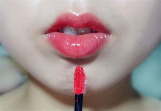 适合大学生的口红颜色 疯狂种草6款学生党中意口红色