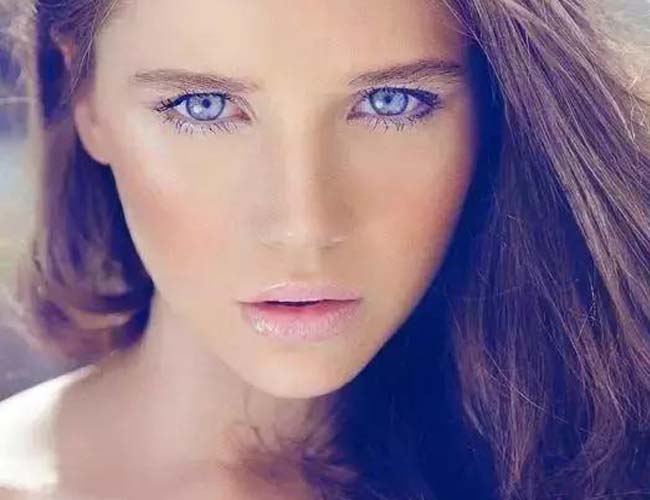 眼距宽怎么化妆 跟着倪妮女神“妆”出精致脸庞