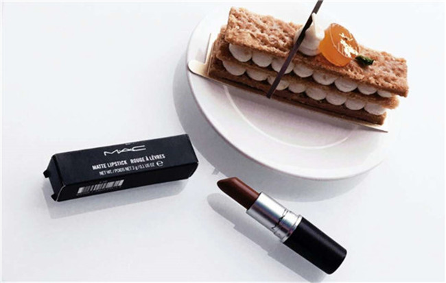 秋天适合用什么口红颜色 一抹唇色温暖冷冷秋季