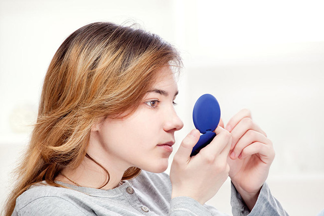 上底妆有哪些技巧 四大上妆技巧打造完美水光肌