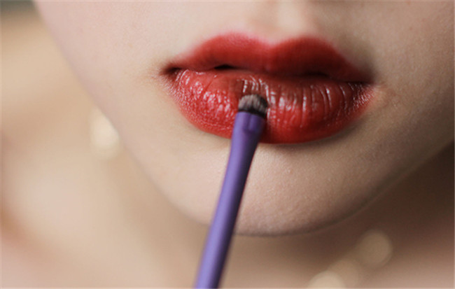 万圣节吸血鬼妆容教程 美艳吸血鬼妆容妥妥锁定众人视线