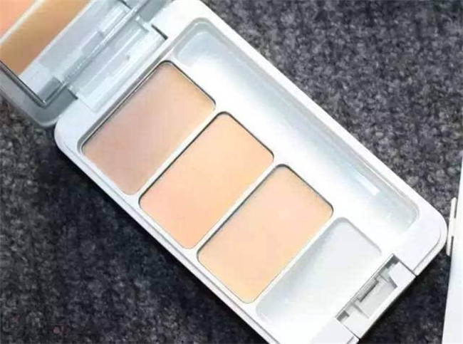 粉底液涂完还要涂什么 做好这两步保证底妆完美无瑕