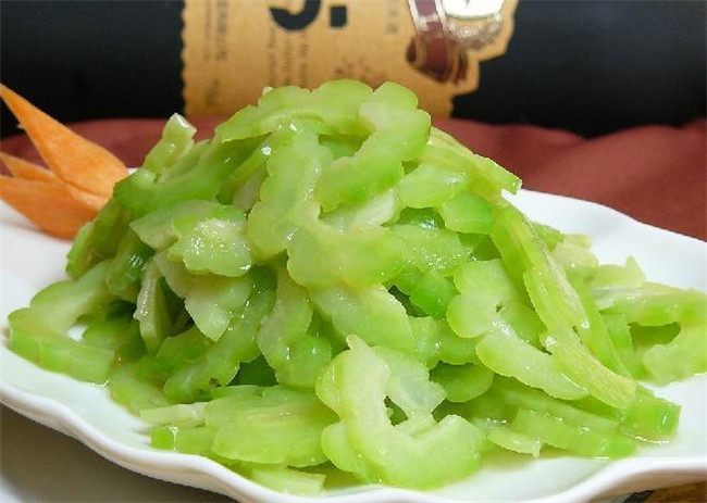 苦瓜减肥有效果吗 每日生吃苦瓜有减肥神效是真是假