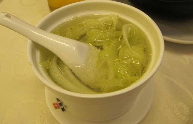 水煮白菜减肥法 脆甜可口大白菜吃出水嫩苗条女孩