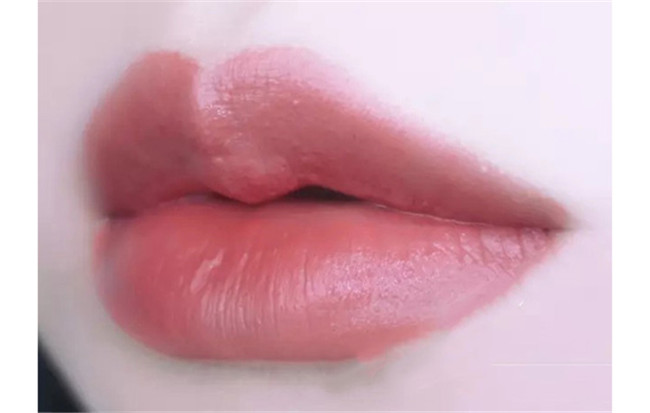 欧莱雅口红哪个颜色好 选对欧莱雅口红颜色气场全开