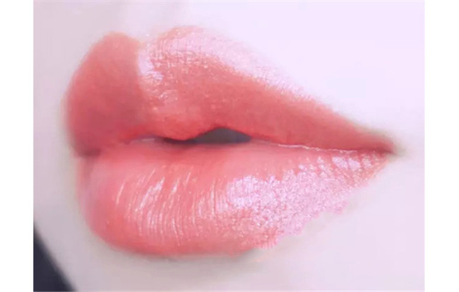 欧莱雅口红哪个颜色好 选对欧莱雅口红颜色气场全开