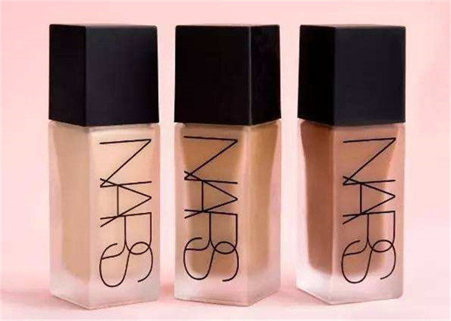 油性皮肤适合什么粉底液 十款油皮专用粉底液Mark下来