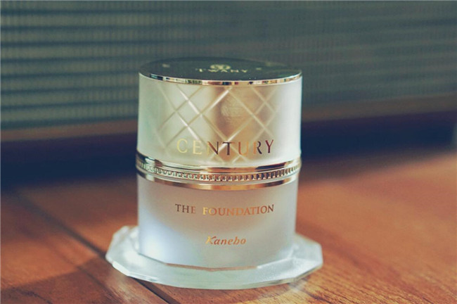 油性皮肤适合什么粉底液 十款油皮专用粉底液Mark下来