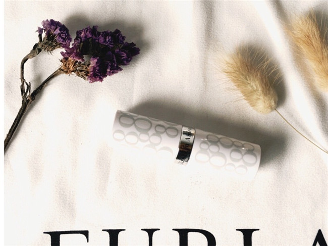 雅顿8小时润唇膏 百元内单品推荐妹纸们回购首选