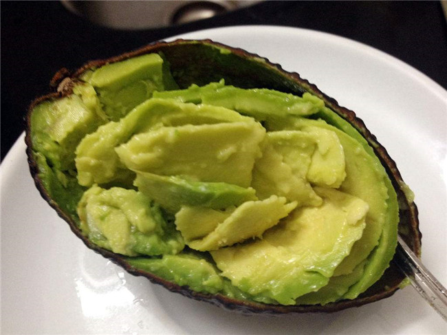 牛油果怎么吃能丰胸 揭开女性宠儿牛油果丰胸的秘密