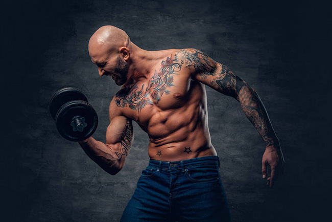 哑铃怎么练胸肌 牢记这几点练出强而有力大胸肌