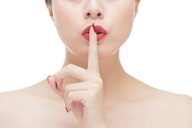 唇部周围暗沉怎样护理 后天唇色深6招帮你来搞定