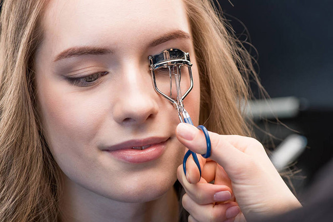 睫毛膏不晕染小妙招 5招保你一整天睫毛膏不晕染